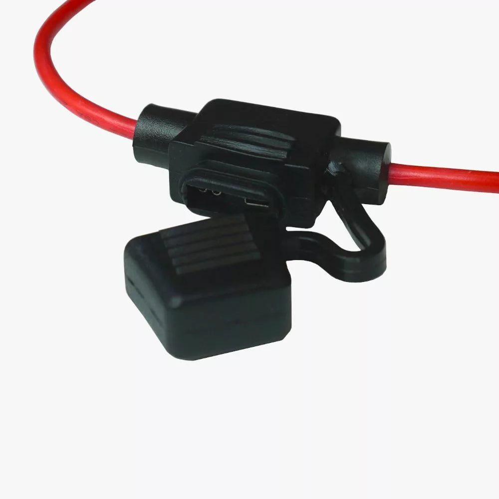 Poistka s poistkovým držiakom so zábranou proti klopeniu