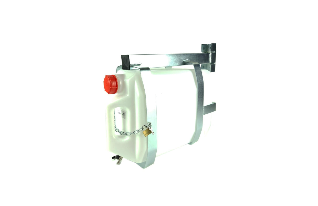 Vodná nádrž s uchytením