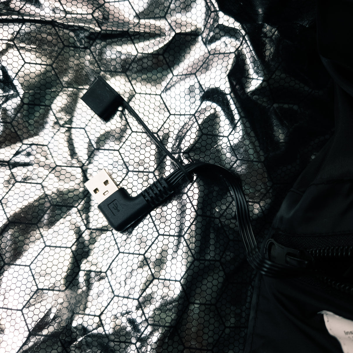 Vyhrievaná vesta s 19 zónovým ohrevom