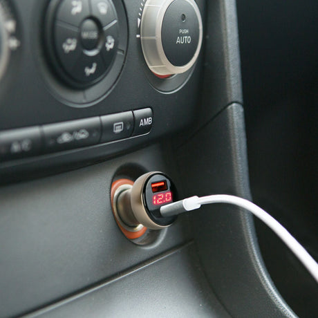 Autonabíjačka do zapalovača s USB-A, Type-C rýchlonabíjaním a indikátorom napätia